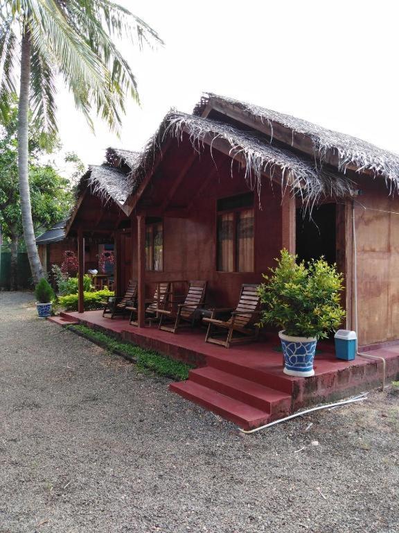 Blue Ocean Cabana Hotel Triquinimale Exterior foto